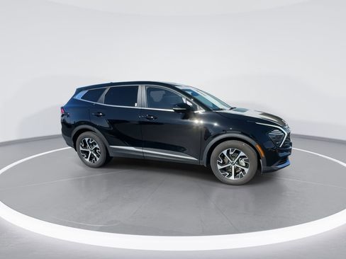 Used 2025 Kia Sportage EX image 3