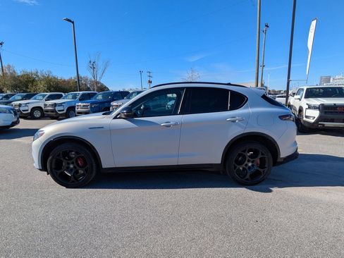Used 2024 Alfa Romeo Stelvio AWD image 7
