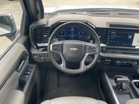 Used 2024 Chevrolet Silverado 1500 LTZ AWD/4WD image 10