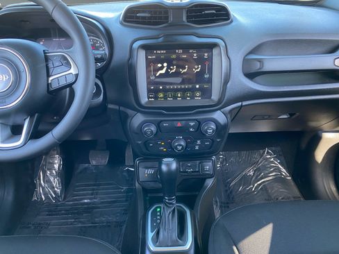 Used 2023 Jeep Renegade Latitude AWD/4WD image 11