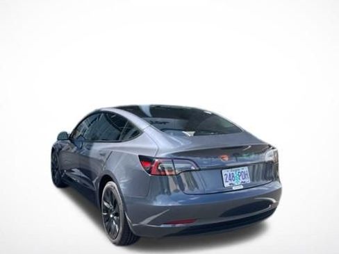 Used 2023 Tesla Model 3 Standard Range image 5