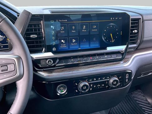 Used 2023 Chevrolet Silverado 1500 LT AWD/4WD image 7
