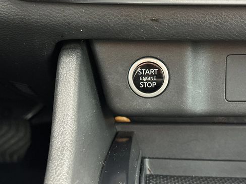 Used 2023 Nissan Rogue S image 22