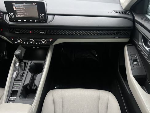 Used 2024 Honda Accord EX image 33