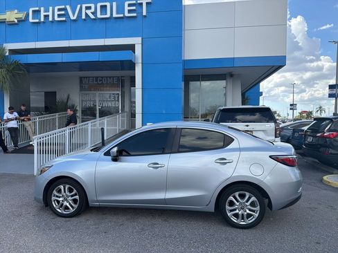 Used 2017 Toyota Yaris iA image 10
