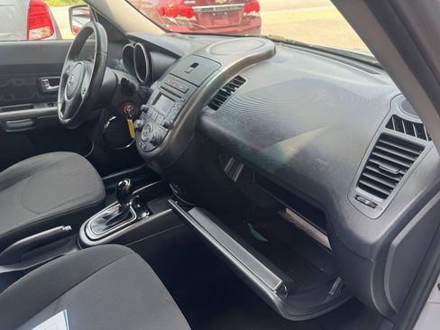 Used 2012 Kia Soul + FWD image 26