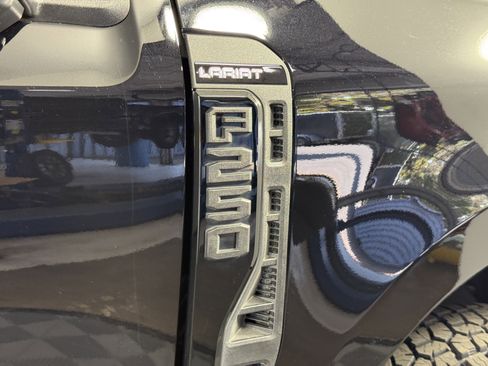 Certified 2024 Ford F250 Lariat w/ Lariat Ultimate Package image 8