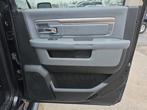 Used 2018 RAM 1500 SLT image 24