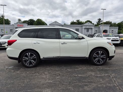Used 2019 Nissan Pathfinder Platinum AWD/4WD image 9