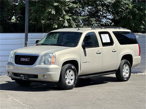 Used 2012 GMC Yukon XL SLE w/ Convenience Package AWD/4WD image 6