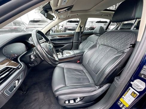 Used 2022 BMW 740i xDrive w/ Luxury Rear Seating Package image 23