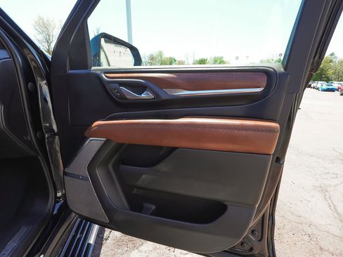 Used 2023 GMC Yukon Denali Ultimate AWD/4WD image 15