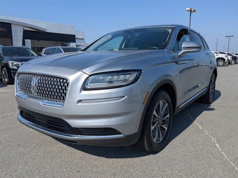 Used 2023 Lincoln Nautilus Reserve image 8