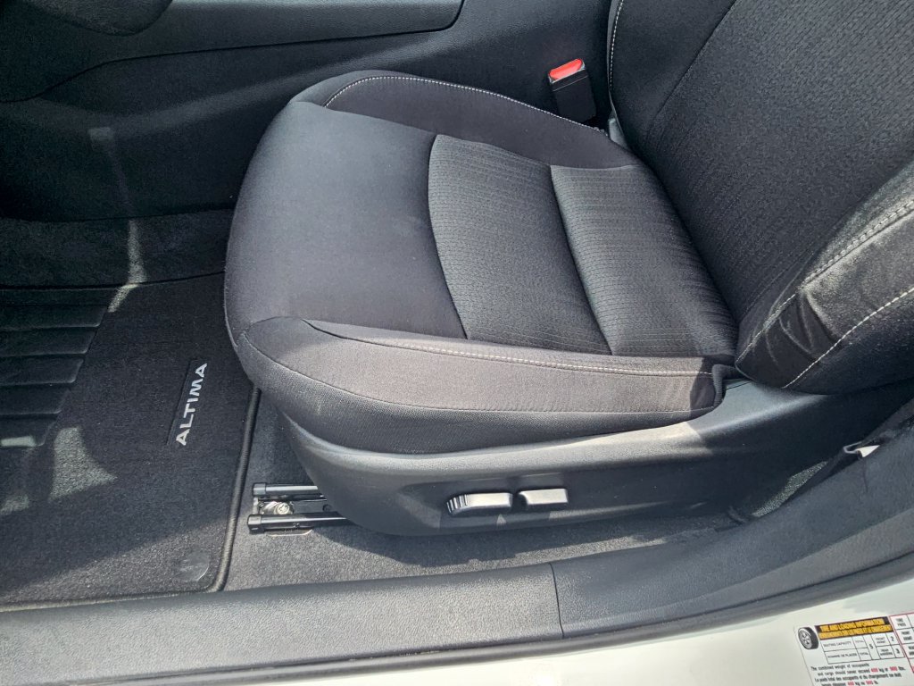 Used 2021 Nissan Altima 2.5 SV FWD image 12