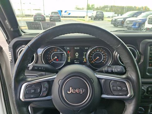 Used 2021 Jeep Wrangler Unlimited Sahara image 18