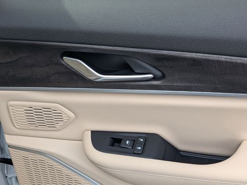 New 2026 Jeep Grand Cherokee Limited AWD/4WD image 30