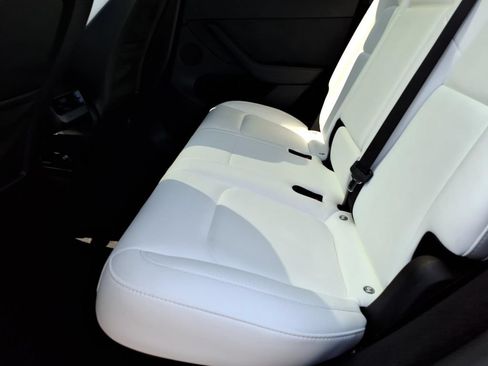 Used 2023 Tesla Model Y Long Range AWD/4WD image 11