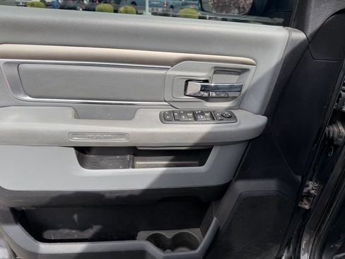 Used 2018 RAM 3500 SLT w/ Luxury Group image 11