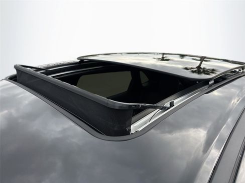 New 2025 VinFast VF 8 Plus image 21