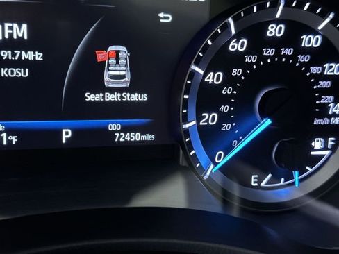 Used 2023 Toyota Highlander XLE AWD/4WD image 12