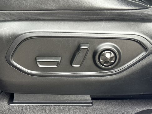 Used 2021 Jeep Grand Cherokee L Limited image 28