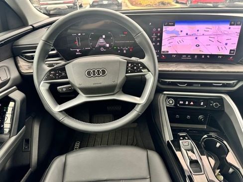 Used 2025 Audi Q5 Premium w/ Convenience Package AWD/4WD image 18