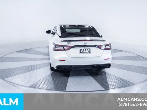 Used 2023 Nissan Maxima SR w/ Sport Mat Group FWD image 8