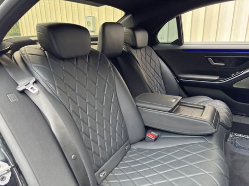 Used 2021 Mercedes-Benz S 580 4MATIC Sedan w/ AMG Line image 45
