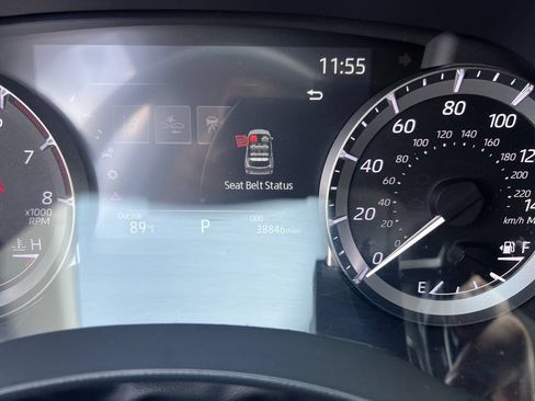 Used 2023 Toyota Highlander LE FWD image 23