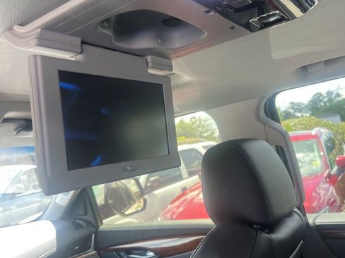 Used 2019 Cadillac Escalade Premium Luxury AWD/4WD image 10