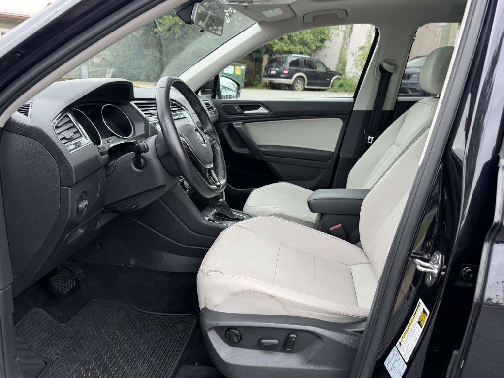 Used 2019 Volkswagen Tiguan SE AWD/4WD image 16