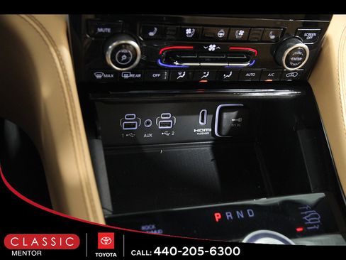 Used 2023 Jeep Grand Cherokee Summit AWD/4WD image 18