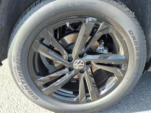 New 2026 Volkswagen Atlas Cross Sport SEL R-Line image 9