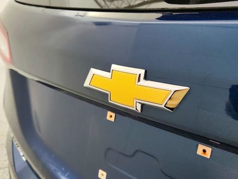 Used 2020 Chevrolet Equinox LT w/ Driver Convenience Package image 16