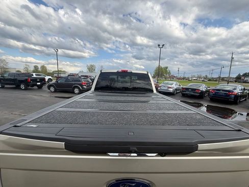 Used 2017 Ford F250 Lariat w/ Lariat Value Package AWD/4WD image 10
