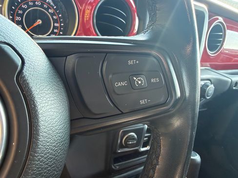 Used 2023 Jeep Gladiator Sport AWD/4WD image 37