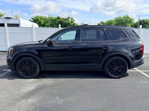 Used 2022 Kia Telluride SX w/ Nightfall Edition Package AWD/4WD image 3