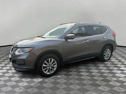 Used 2017 Nissan Rogue SV w/ SV Premium Package AWD/4WD image 2
