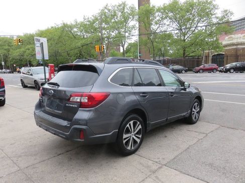 Used 2018 Subaru Outback 2.5i Limited AWD/4WD image 4