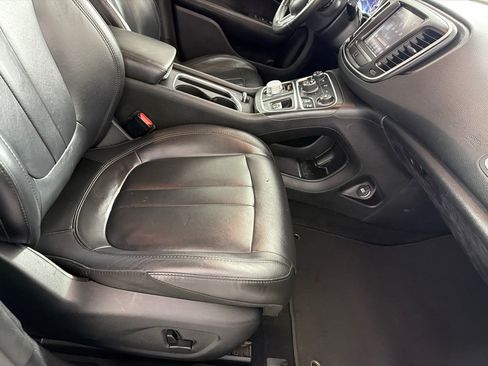 Used 2016 Chrysler 200 Limited FWD image 21