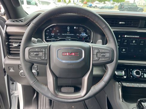 Used 2025 GMC Sierra 1500 AT4 w/ Technology Package AWD/4WD image 15