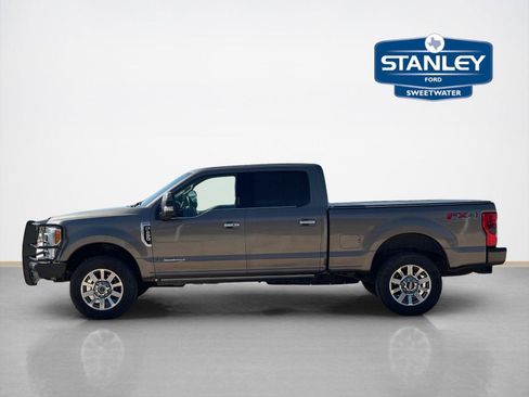 Used 2019 Ford F250 Limited w/ FX4 Off-Road Package AWD/4WD image 4