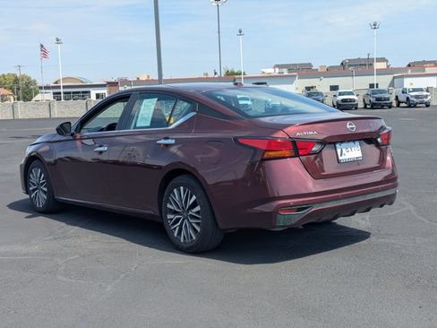 Used 2024 Nissan Altima 2.5 SV FWD image 7