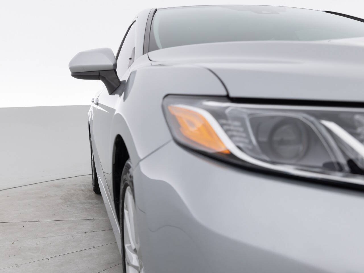 Used 2020 Toyota Camry LE FWD image 11