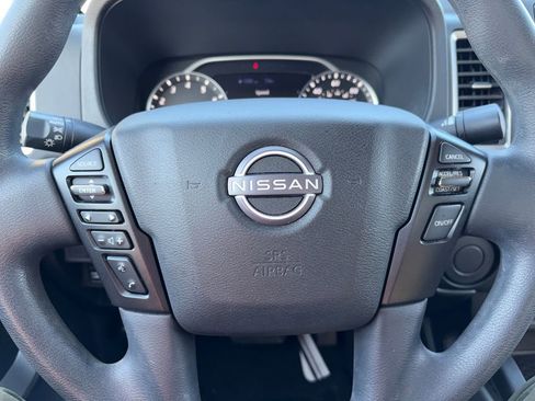 Used 2023 Nissan Frontier SV w/ Tow Package image 11