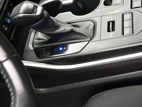 Certified 2022 Toyota Highlander LE image 13