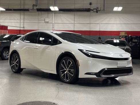 Certified 2024 Toyota Prius XLE image 2