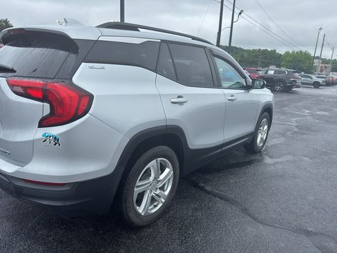 Used 2021 GMC Terrain SLE w/ Driver Convenience Package AWD/4WD image 3