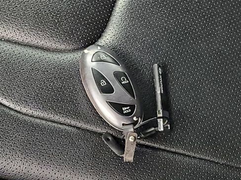 Used 2025 Hyundai Elantra Limited FWD image 32