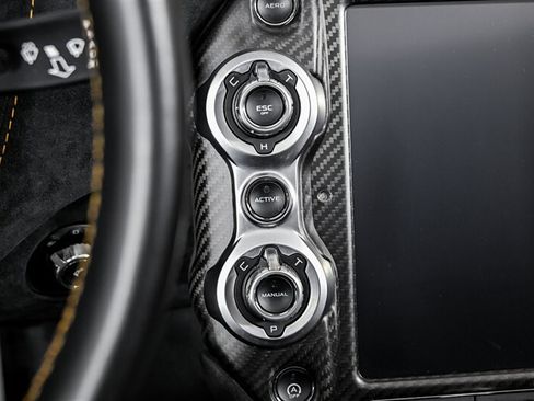 Used 2020 McLaren 720S Performance RWD image 29